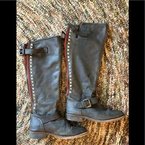 Studded Steve Madden grey leather boots